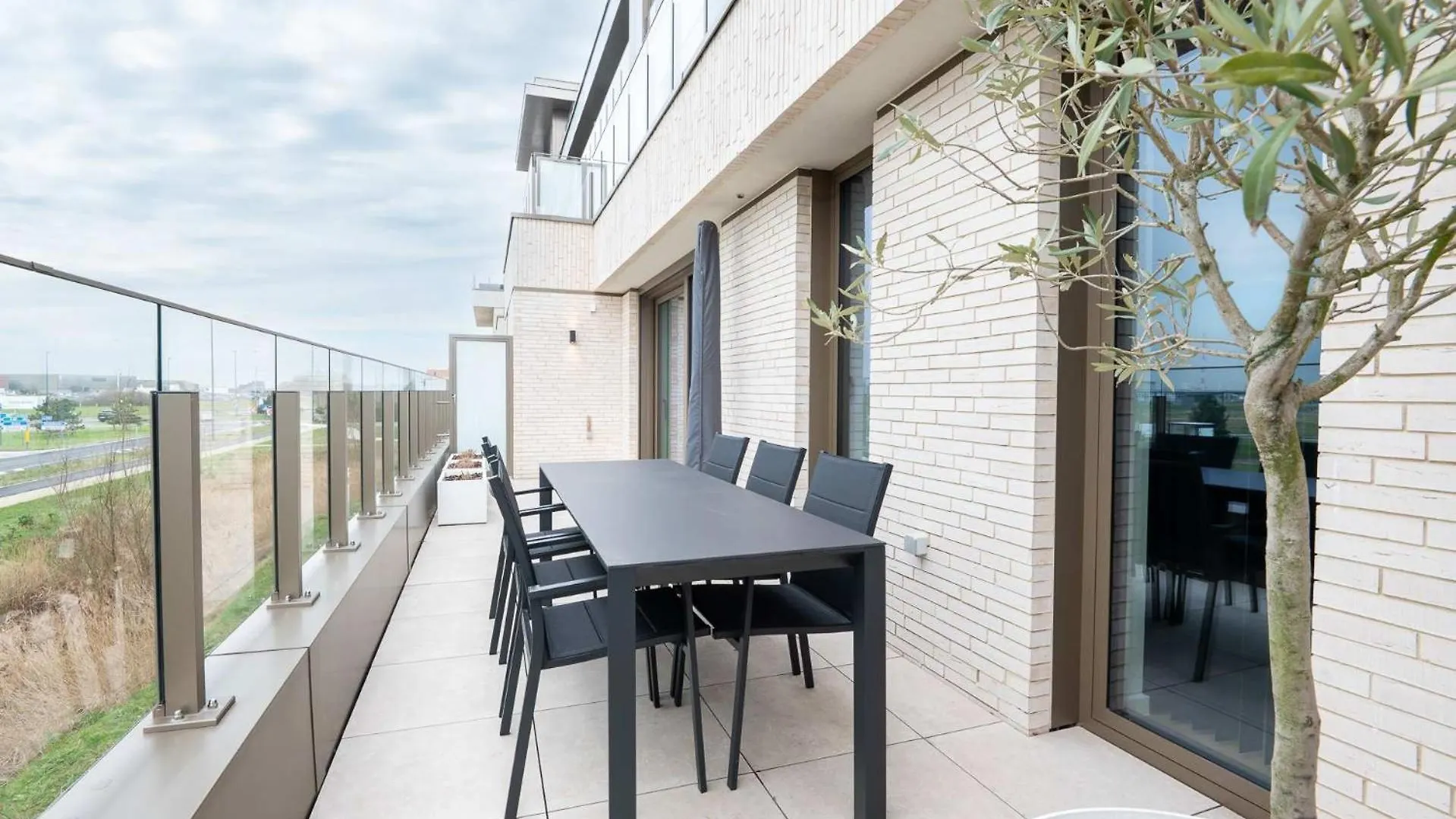 New Apartment Close To The Beach With Garage Ostend