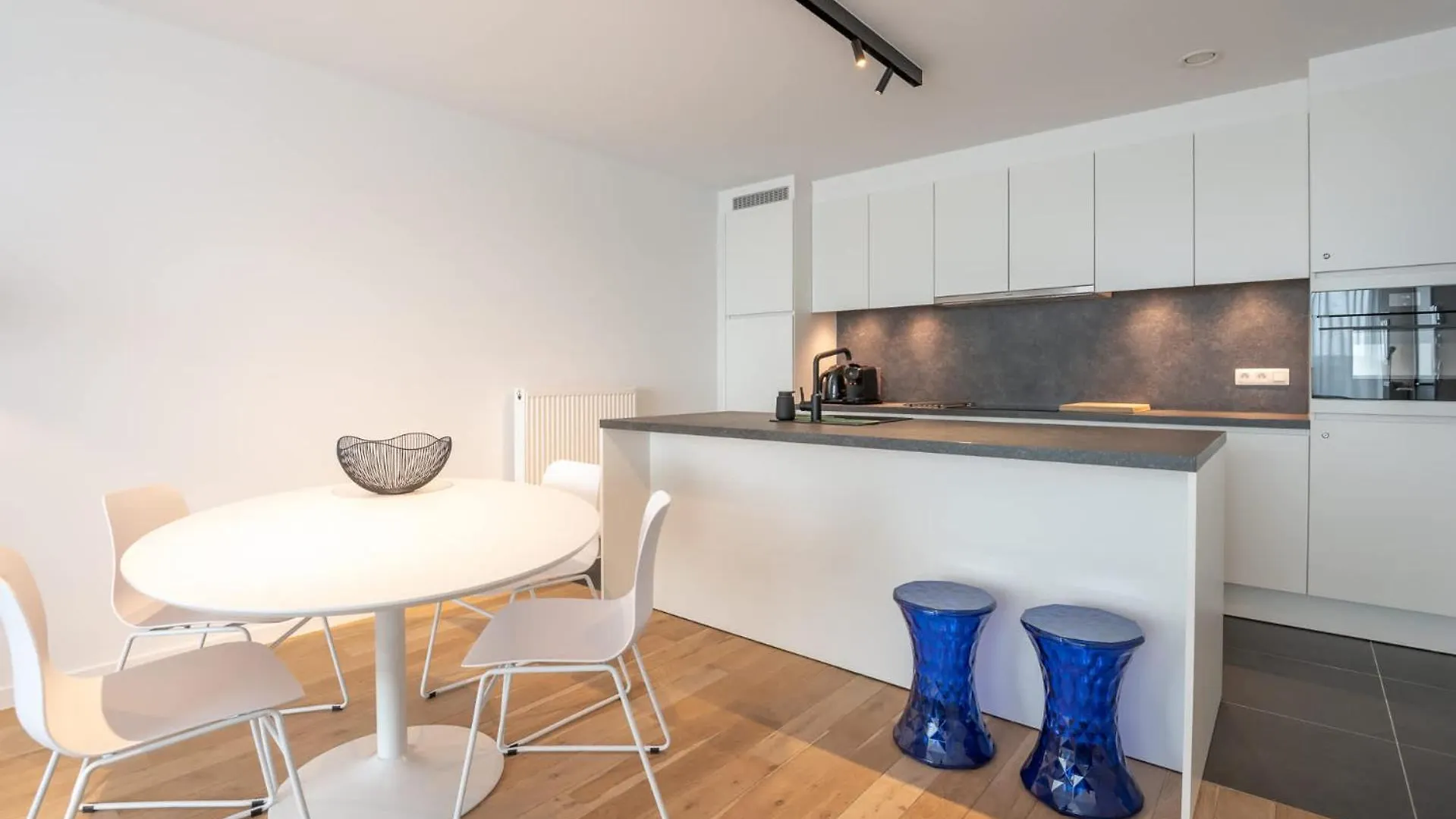 New Apartment Close To The Beach With Garage Ostend