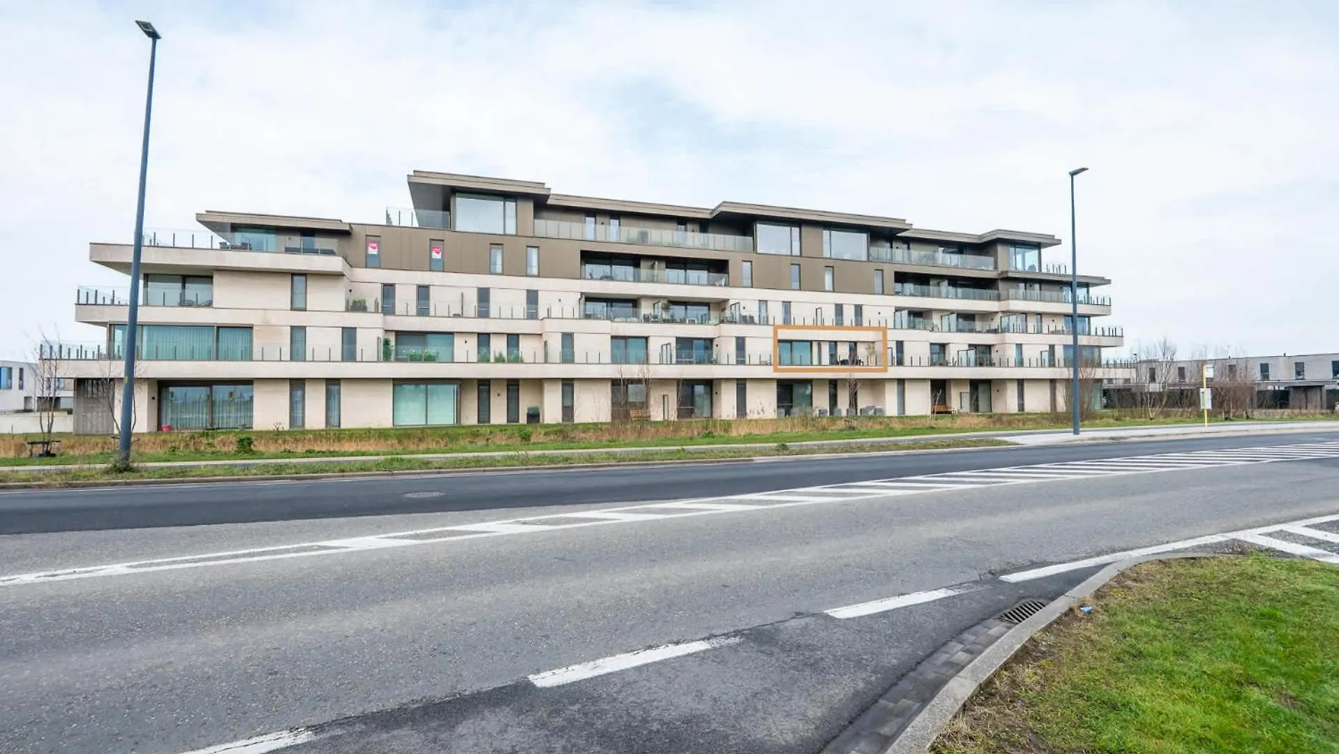 New Apartment Close To The Beach With Garage Ostend